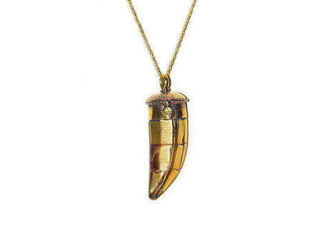 Vintage Inspired Horn on Thin Necklace Vintage Inspired Horn on Thin Necklace
