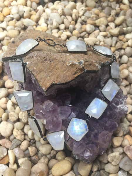 Majic Choker Necklace