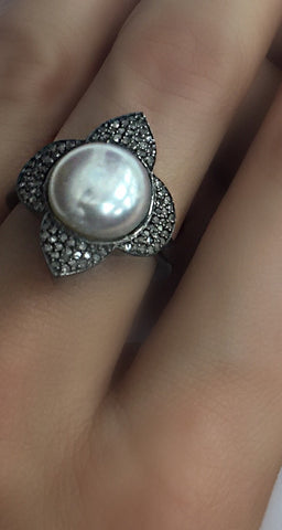 Pearl Fleur Ring